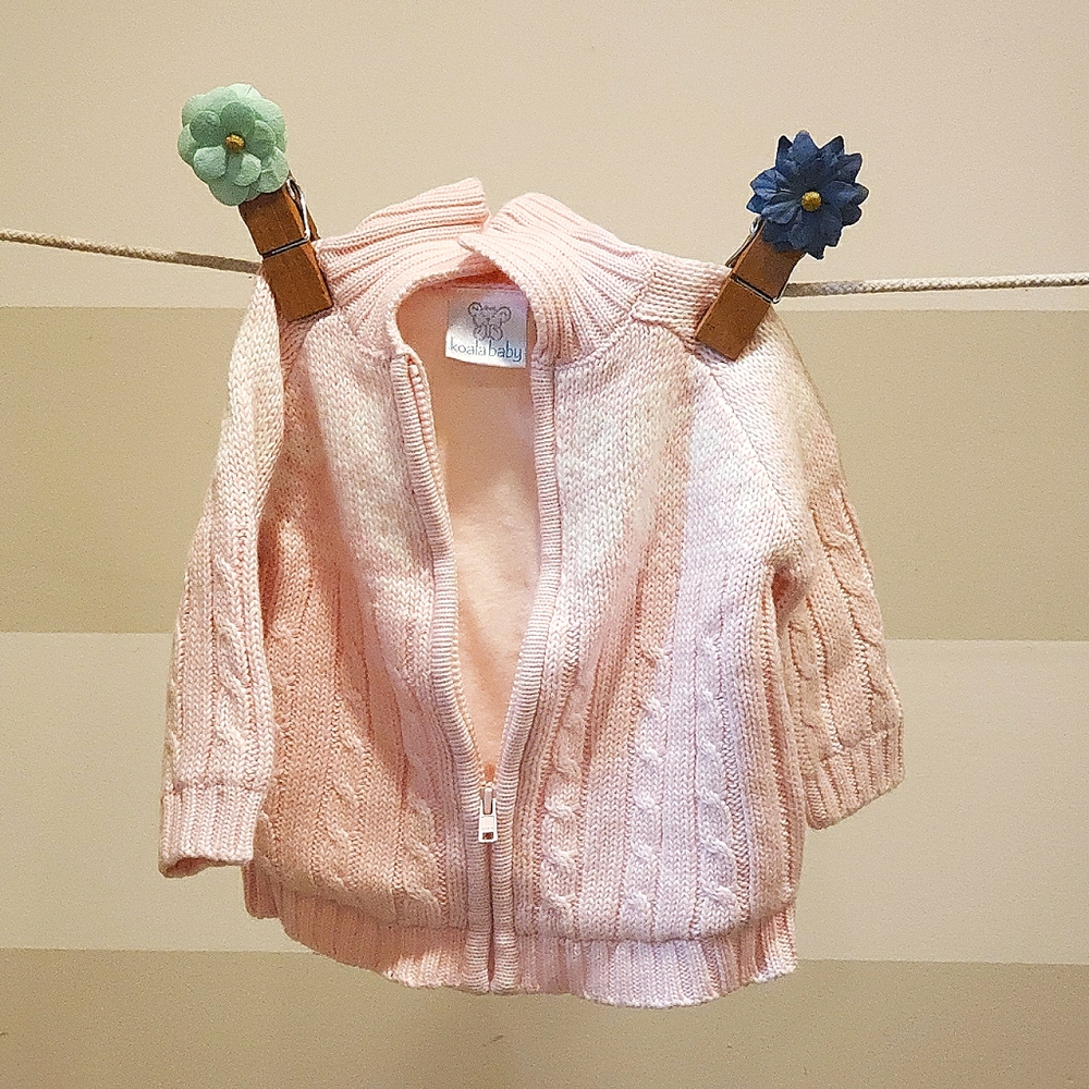 In Excellent condition - Knit lined soft sweater